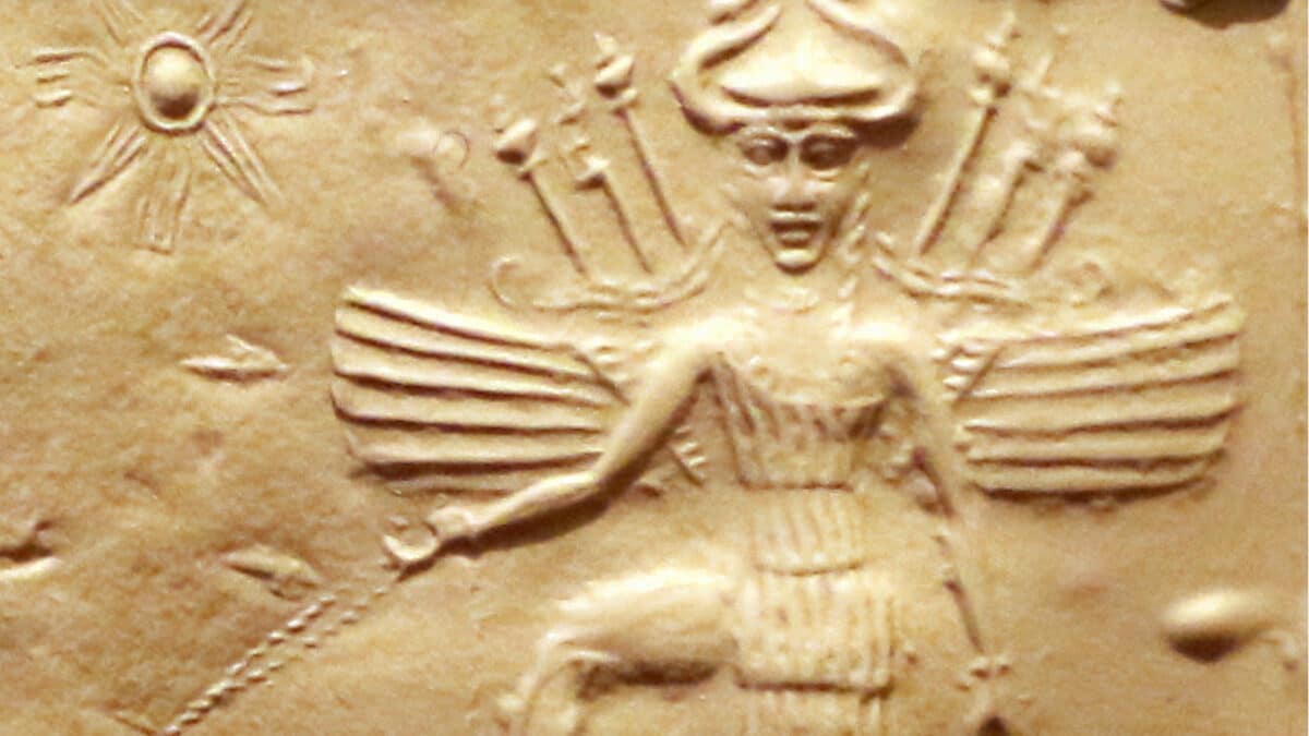 Inanna Mesopotamian goddess of war