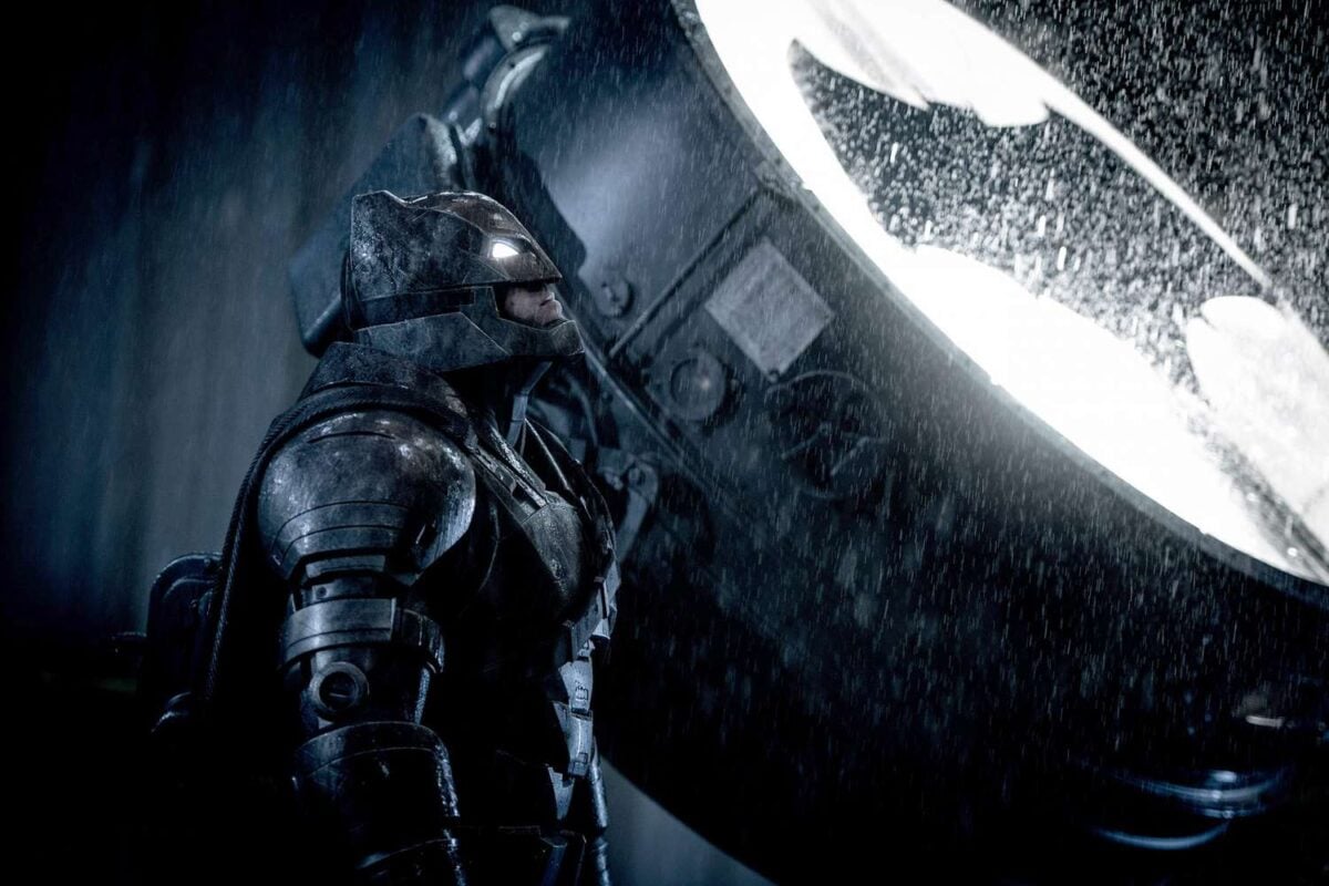 Ben Affleck Batman Armored Suit Batsignal